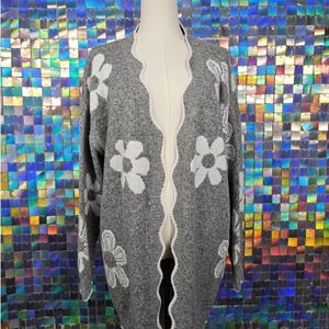 Bloomchic Daisy Floral Cardigan Womens‎ 14-16 Grey Scalloped Open Front Sweater